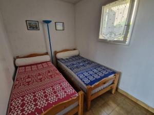 T2 avec piscine, parking, terrasse et vue mer au Rayol-Canadel-sur-Mer - FR-1-100-331