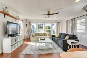 Block to Ocean Beachside Bungalow in Galveston! - 加尔维斯敦