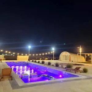 Desert Breeze - Al Ḩamrānīyah