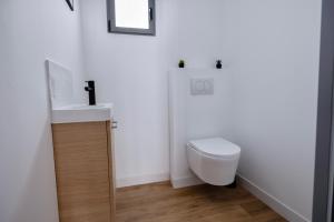 Maisons de vacances Villa avec Jacuzzi et Clim a Marsilly : photos des chambres