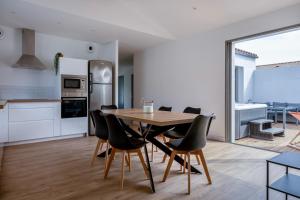 Maisons de vacances Villa avec Jacuzzi et Clim a Marsilly : photos des chambres