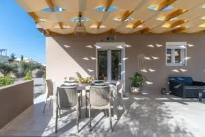 Newly Built Home with Garden, 400m to Beach - Anópolis