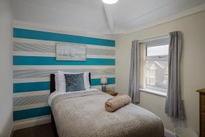 Arnside - Spacious 10-Bedroom Seaside Cottage