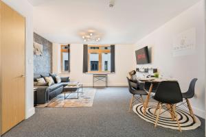 Exclusive Offer on 1 Bed l Monthly Offer l City Center Birmingham Apartment l Sleeps 4 l Free Parking l Wifi l Stylish l City View l By Zen Nights Short Lets & Serviced Accommodations