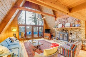 Mars Hill Home with Game Room about 2 Mi to Skiing!
