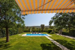 Ferienhaus mit Privatpool für 6 Personen ca 223 qm in Dubrava kod Sibenik, Dalmatien Norddalmatien