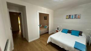 Two-Bedroom Apartment (4 Adults) room in Alojamiento Turístico la Moneda de Huecar