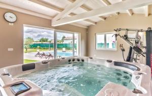 Ferienhaus in Cukrići mit Privatem Pool 