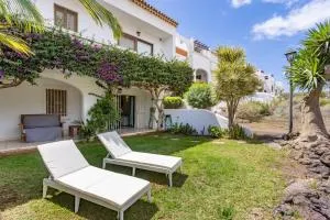 Private garden two bedroom apartment at Fairways Club - Guargacho