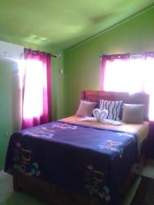 Cheerful 2-Bedroom Home in Falmouth Garden