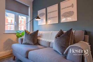Super Central Apartment Close To River & Station
