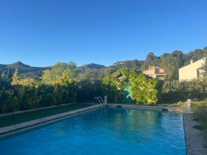 Charmant T2 calme , climatisé et piscine privée