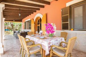 Ferienhaus mit Privatpool für 6 Personen ca 295 qm in Son Negre, Mallorca Südostküste von Mallorca