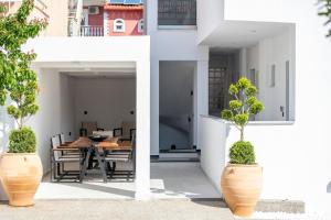 Alexandrion Appartments Down Town Adults Only