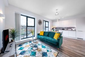 Potters Bar - FREE Parking - Private Bathroom - Netflix - 4 mins walk to station - 20 mins DIRECT TRAINS TO LONDON