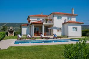 Ferienhaus mit Privatpool für 9 Personen ca 172 qm in Donji Proložac, Dalmatien Dalmatinisches Hinterland