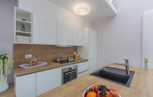 Nette Wohnung in Bužinija mit Garten, Whirlpool und Terrasse 