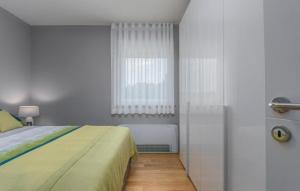Nette Wohnung in Bužinija mit Garten, Whirlpool und Terrasse 