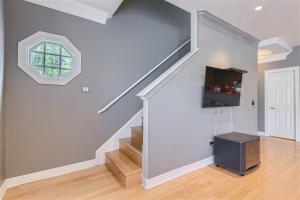 Experience Austin + 3 BR + 5 mins to Downtown!