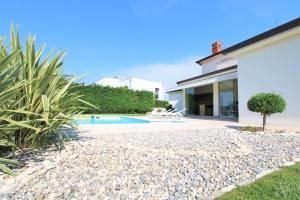 Moderne Villa Alex Exclusive in Porec, 6 Personen, Pool, ruhige Lage