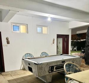 Ocean Blue Retreat-3 minute walk to Nyali Center and 3 minute walk to the Beach