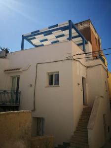 Il terrazzo sul porto