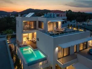 Exquisite Murter Villa | Villa Luxor | 4 Bedrooms | Heated Pool & Spa & Gym | Jezera - Jezera