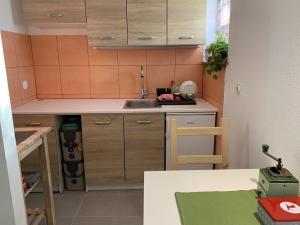 Ferienwohnung für 2 Personen ca 25 qm in Njivice, Kvarner Bucht Krk - b62574