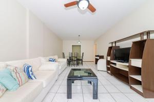 Apto Quadra Mar 1sui+2qua a 50m Praia Central BC