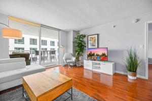 Luxe 1 BDR • 32th Floor • Brickell • Ocean Views