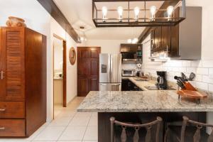 Modern Studio Apartment with Covered Balcony, Full Kitchen, and Stunning Ocean Views