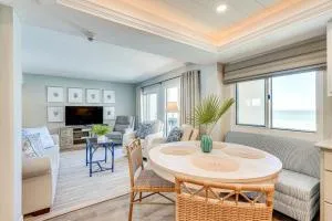 Beachfront Panama City Condo with Balcony and Views! - Città di Panama