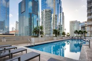 Luxury 1 BDR • 30th Floor • Brickell • Water Views