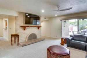 Tucson Townhome with Mountain View, Pool Access!