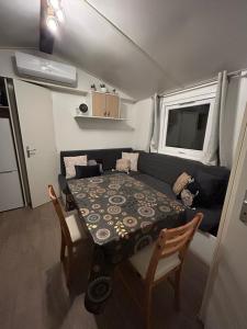 Campings Mobil-Home au pied du Luberon : photos des chambres