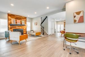 Sleek + Spacious Home ~ 6 Mi to Downtown Atlanta!