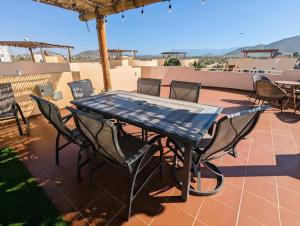 11C-Brand New Top Floor 2BR, 2BD w Amazing Views