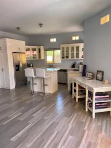 12A-New 2BR 2BA, Beautiful First Floor Condo, Pool