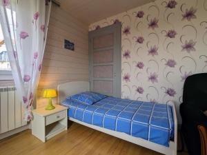 Maisons de vacances Gite spacieux en ancienne ferme renovee, ideal pour familles et amis – proche randos et sites touristiques - FR-1-589-6 : photos des chambres