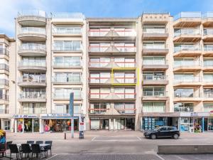 Apartment in St Idesbald with Sea Views