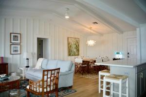 Lakefront Duplex With Pontoon Boat 3 Bed House