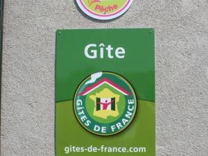 Gîte indépendant avec terrasse et garage à La Chabanne - FR-1-489-187