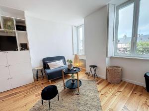 Appartements Appartement renove, 1 chambre, 300m de la gare, pres du centre de Granville - FR-1-361-479 : photos des chambres