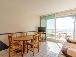 Mimizan Plage: Appartement 6 pers. avec balcon et parking - FR-1-50-114