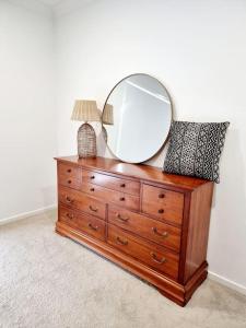 5-Bedroom House: Ensuite, Netflix, Prime Location