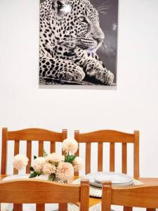 5-Bedroom House: Ensuite, Netflix, Prime Location