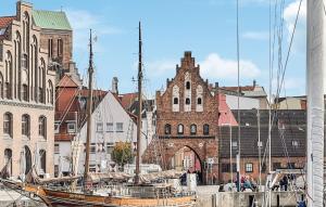 Amazing Apartment In Hohen Wieschendorf