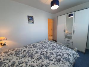 Appartement rénové 3 pièces, 6 couchages avec balcon, TV et parking sécurisé - Saint-Jean-de-Monts - FR-1-224C-291