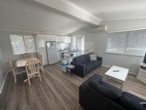 베스 Budgie Smuggler - Cabin 96 Geographe Bay Holiday Park 싱글룸 스위트룸