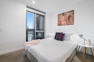 Complete Host The Fifth Apartments